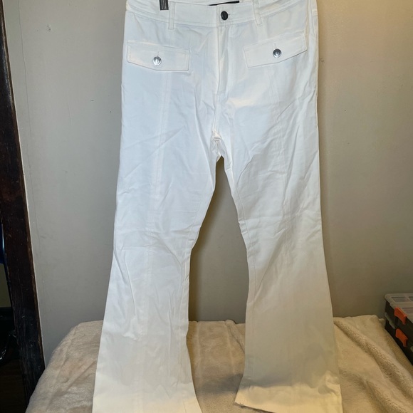 new White pants - Picture 3 of 6